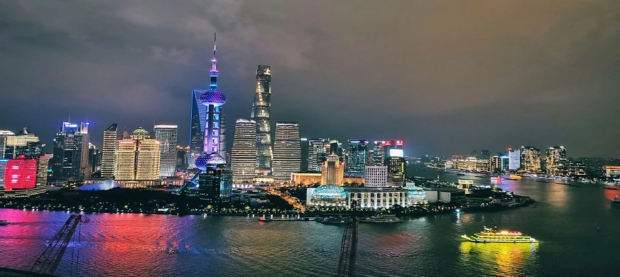 🔥 闸北公园深夜慢跑绿道：市北高新白领搞钱女孩的隐秘能量补给